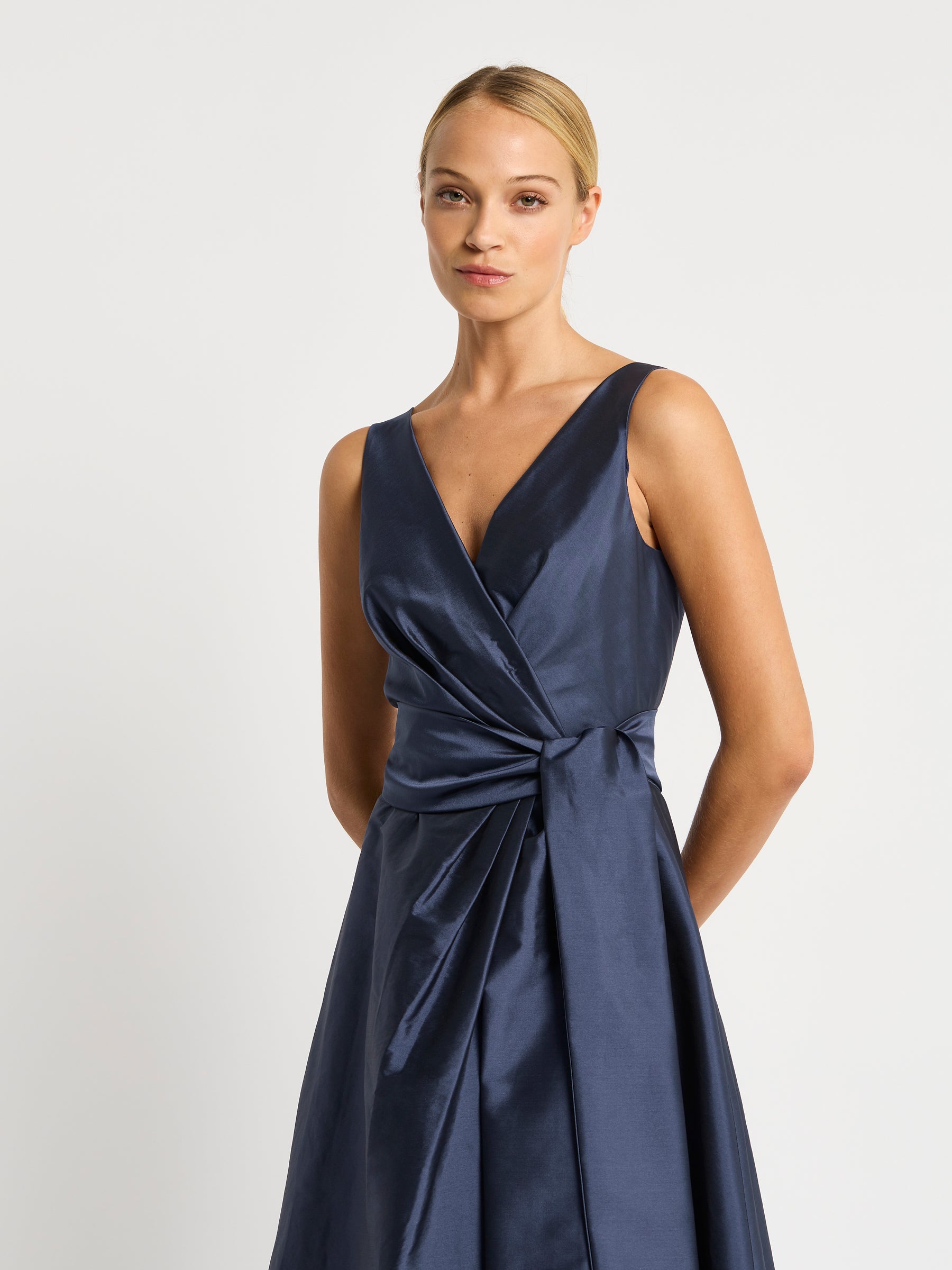 Rene Gown - Navy (Limited Sizes) – MOSS & SPY